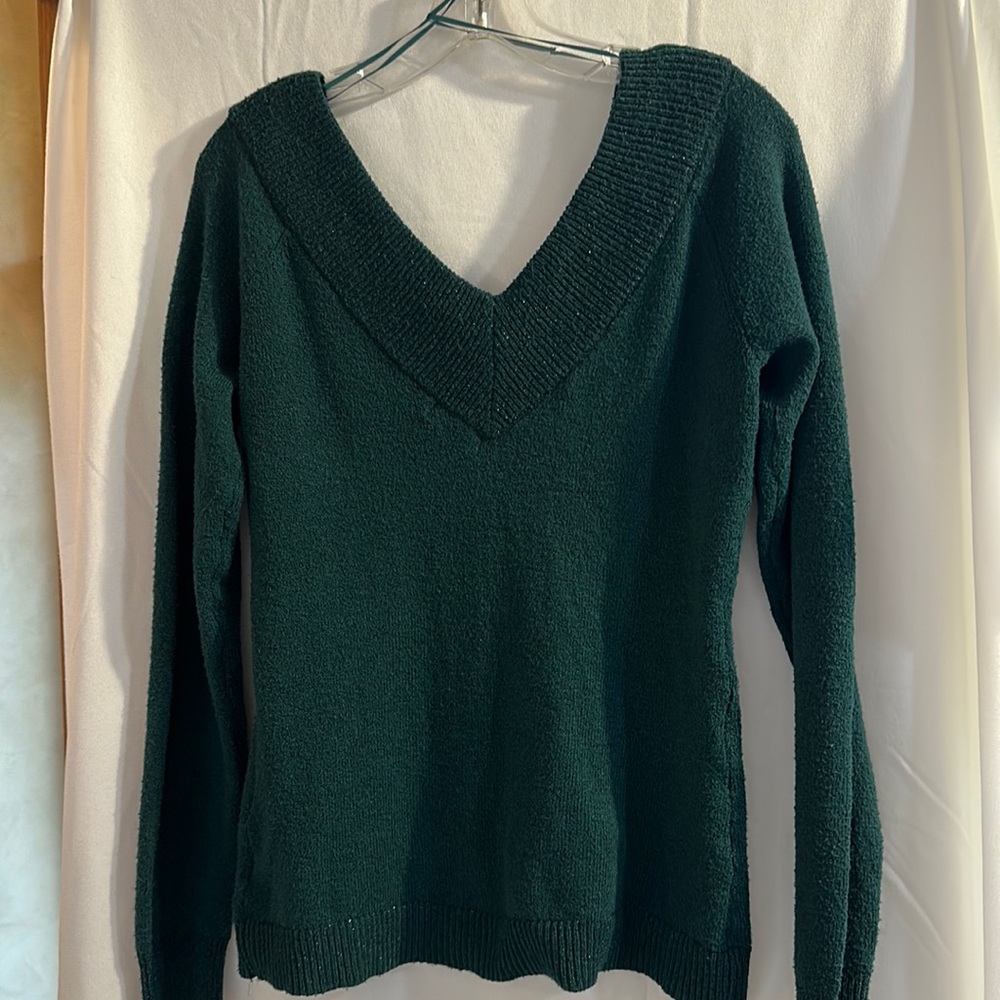 Like new cozy stretch emerald green thick top